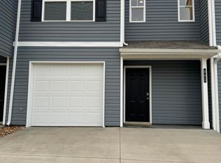 945 Lola Ln, Kingsport, TN 37663