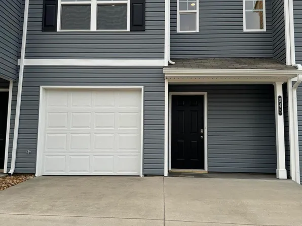 945 Lola Ln, Kingsport, TN 37663