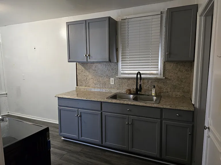 10031 Sorrento Ave — Photo 1