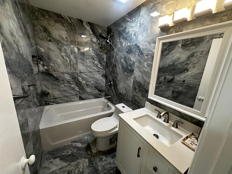 2173 Discovery Cir W — Photo 19