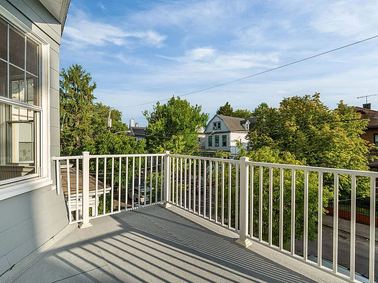 42 Duer Pl #2 — Photo 8