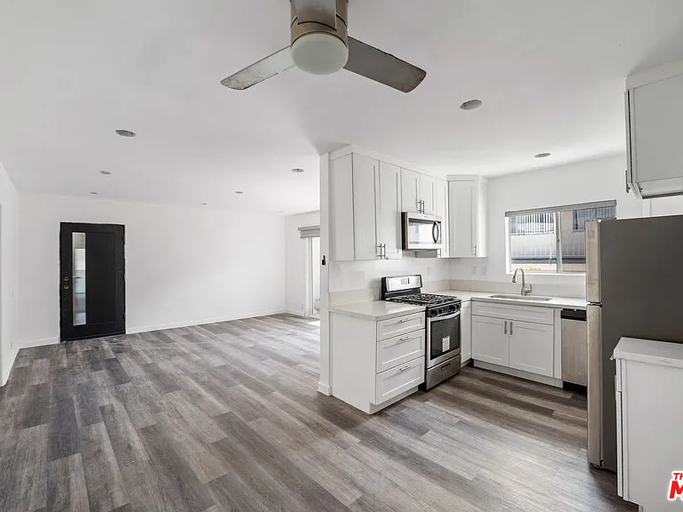 733 N Hayworth Ave #4 — Photo 16
