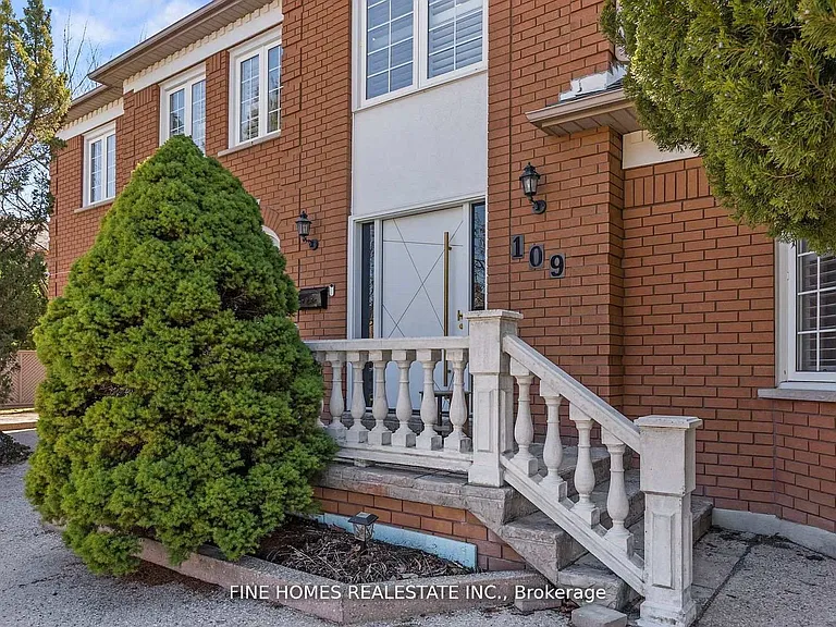 109 Angelina Ave — Photo 2