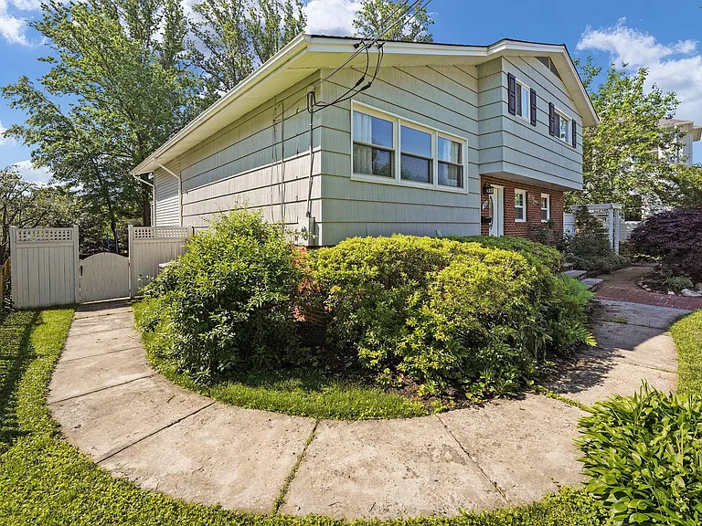 610 Tapawingo Rd SW — Photo 7