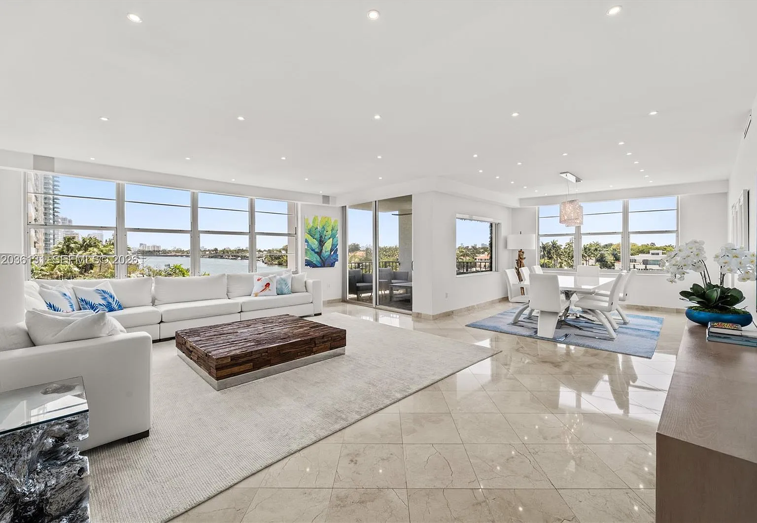Ashley Apartments Condomi — Photo 3