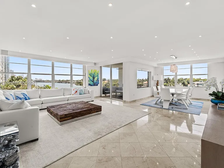 5640 Collins Ave #4D — Photo 3