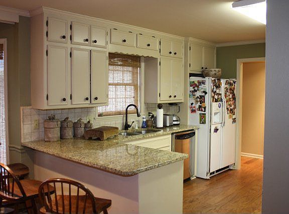 Granite Countertops & Hardwood floors