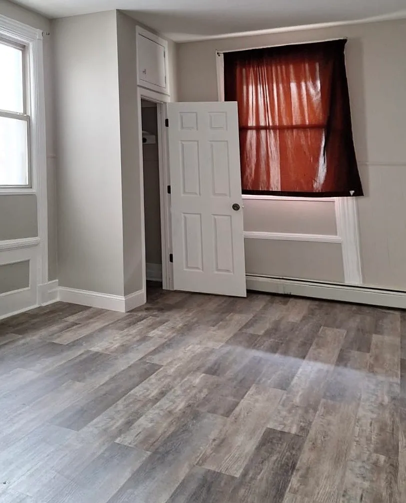3 bed, $2,200 — Photo 2