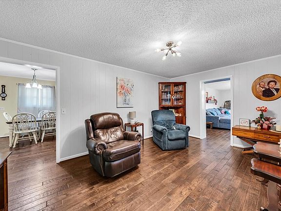 4th image of 321 Goodridge Rd