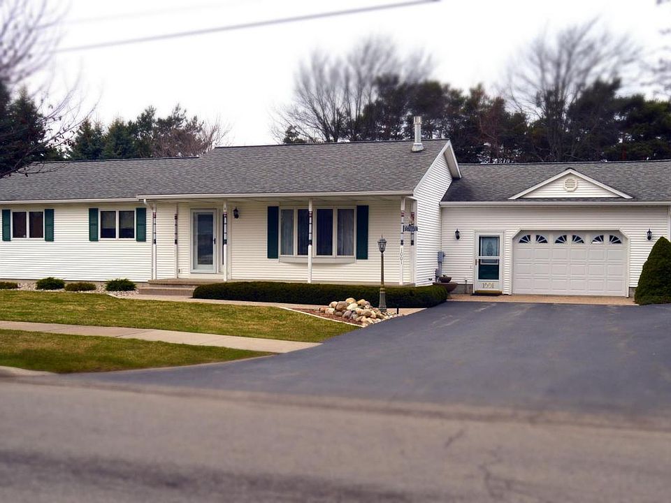 1st image of 1001 Monona Dr