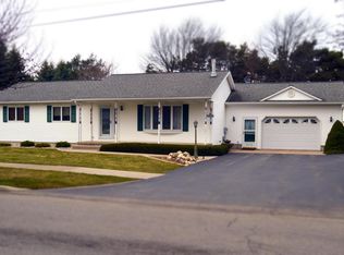 1001 Monona Dr, Ludington, MI 49431