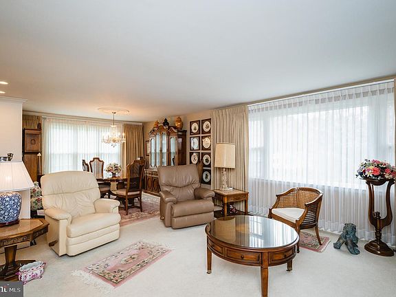 5th image of 510 Normandy Ln