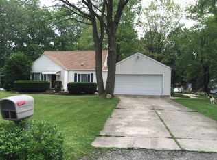582 Spring Grove Dr, Tallmadge, OH 44278
