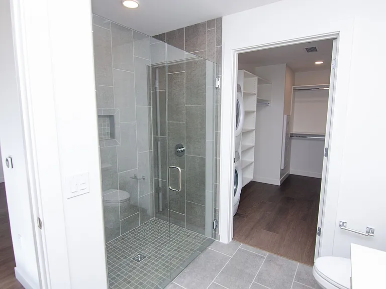 1212 Demonbreun St #910 — Photo 11