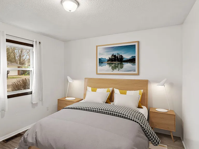 Hollyglen Apartments - Your Next Home in the Heart of Yorktown Schools — Photo 6