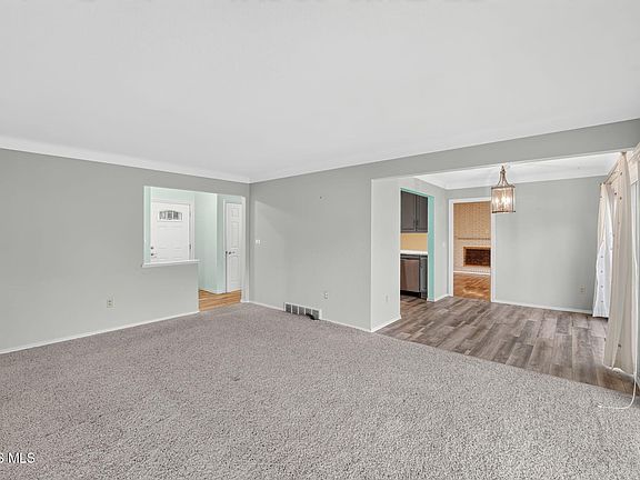 4th image of 1037 Westbrook Dr