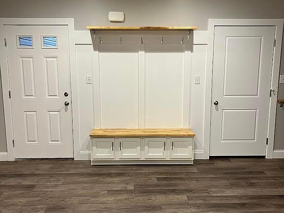 Enrty/Lockers