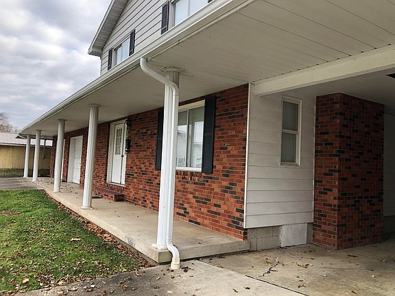 2nd image of 802 Main St