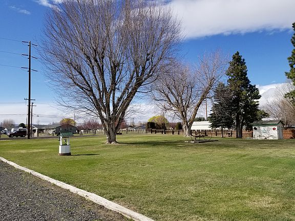 Pump house, private well