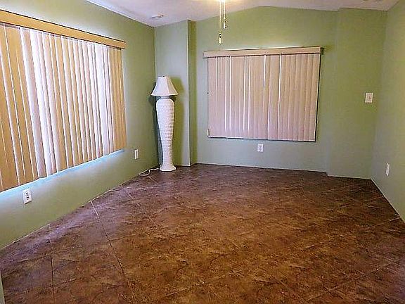 3rd image of 1031 Rainbow Cir
