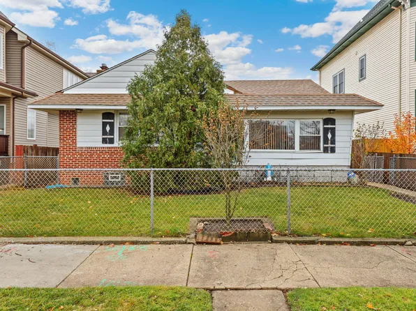 3715 N Panama Ave, Chicago, IL 60634