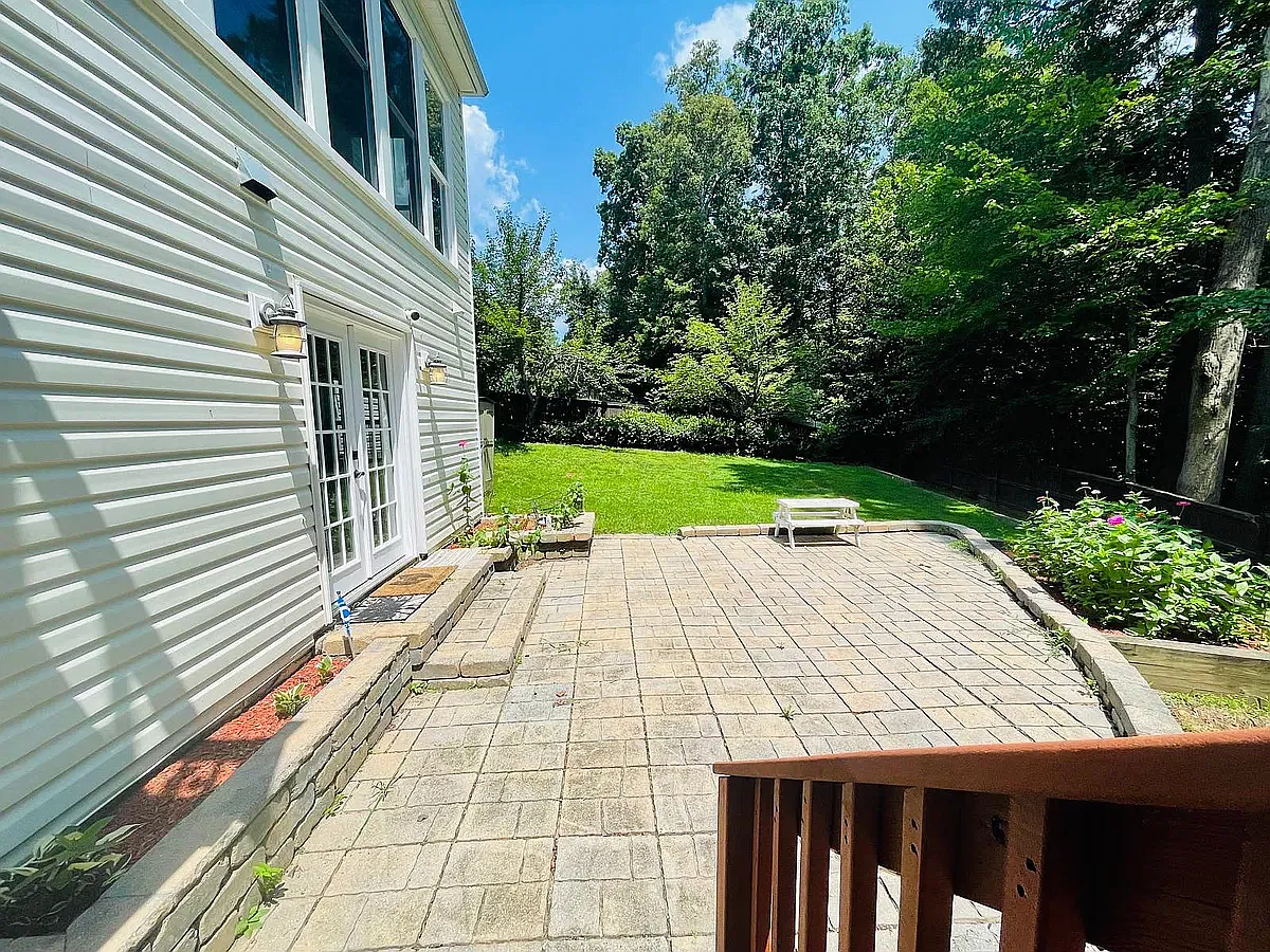 Fig Ct, Woodbridge — Photo 1