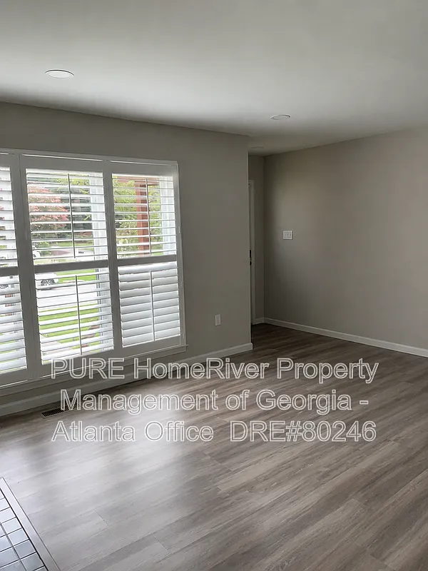 3 bed, 2.0 bath, 1216 sqft, $2,050 — Photo 4