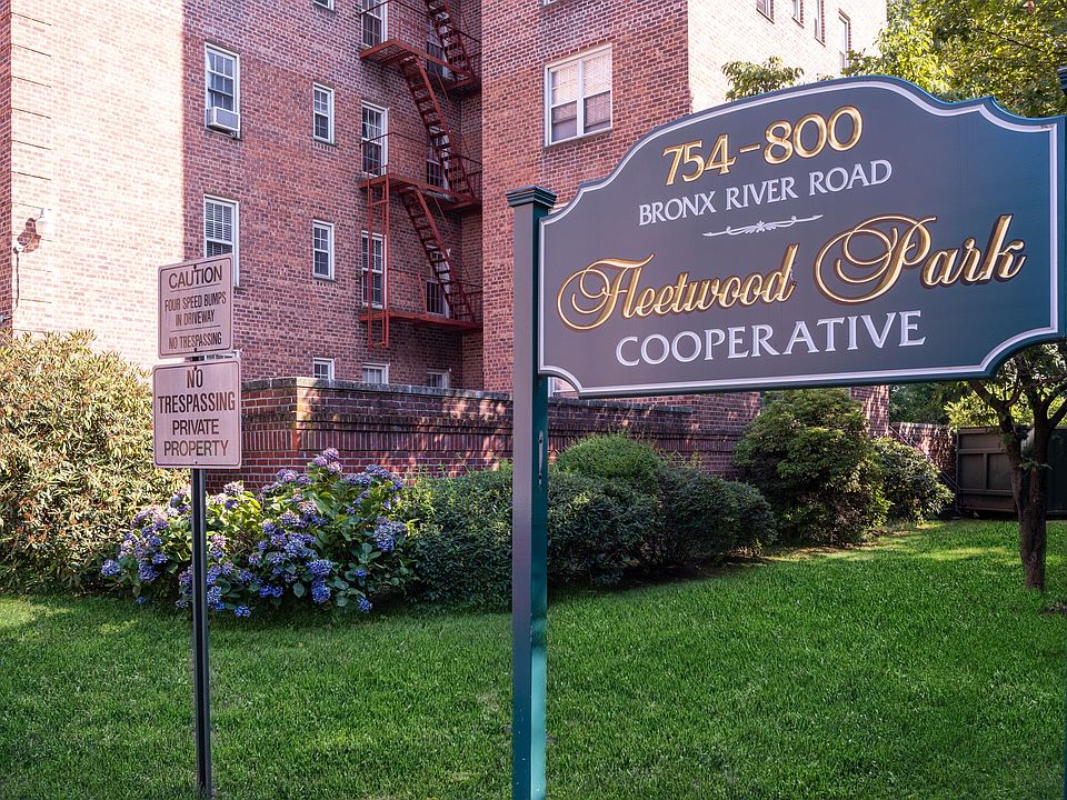 790 Bronx River Road