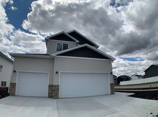 5555 Lori Ln W, West Fargo, ND