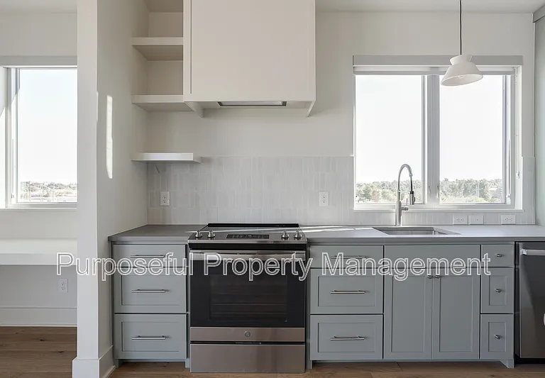 934 Hangar Dr #9 — Photo 15