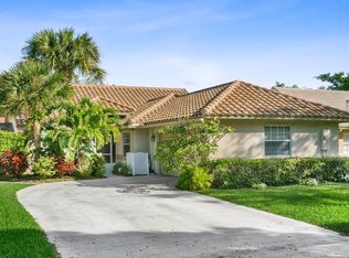 3713 S Lancewood Pl, Delray Beach, FL 33445