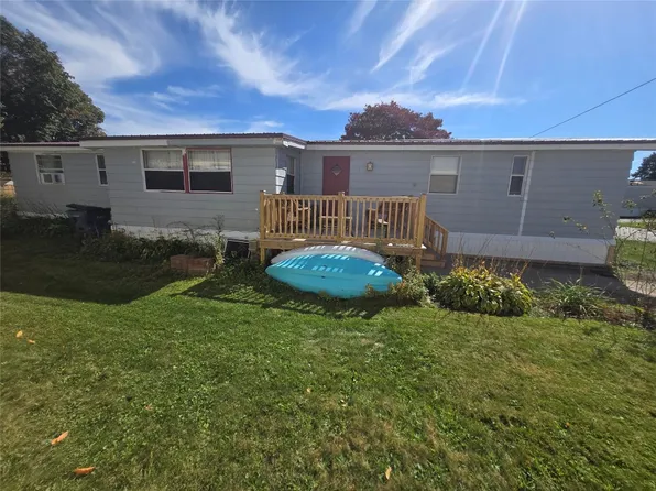 2713 Ganzer Ln, Erie, PA 16506