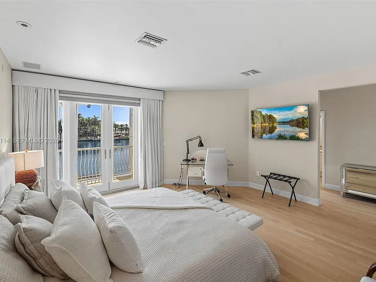 21103 NE 38th Ave — Photo 32
