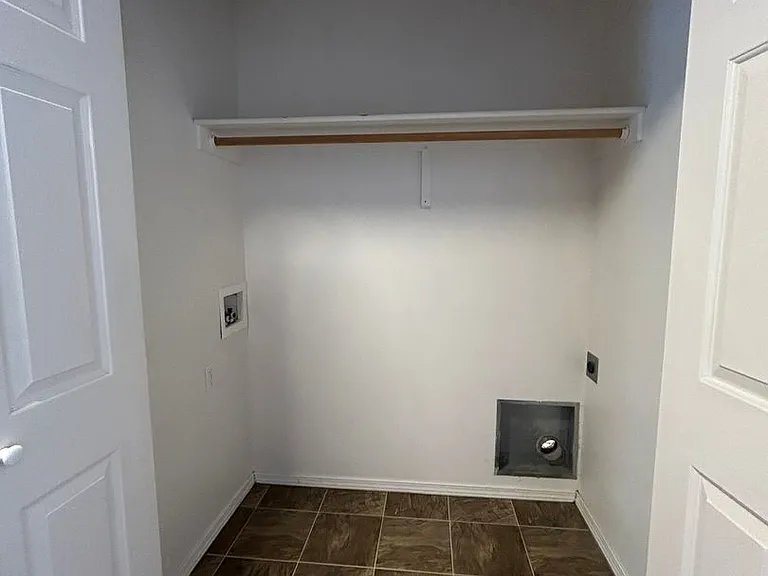 128 Hunter Court - 4 Units — Photo 11