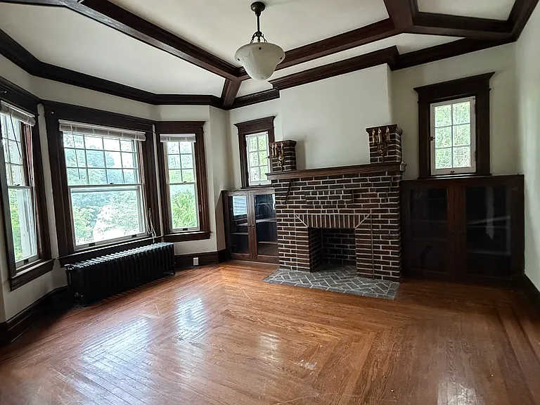 2110 W Walnut St #B — Photo 2
