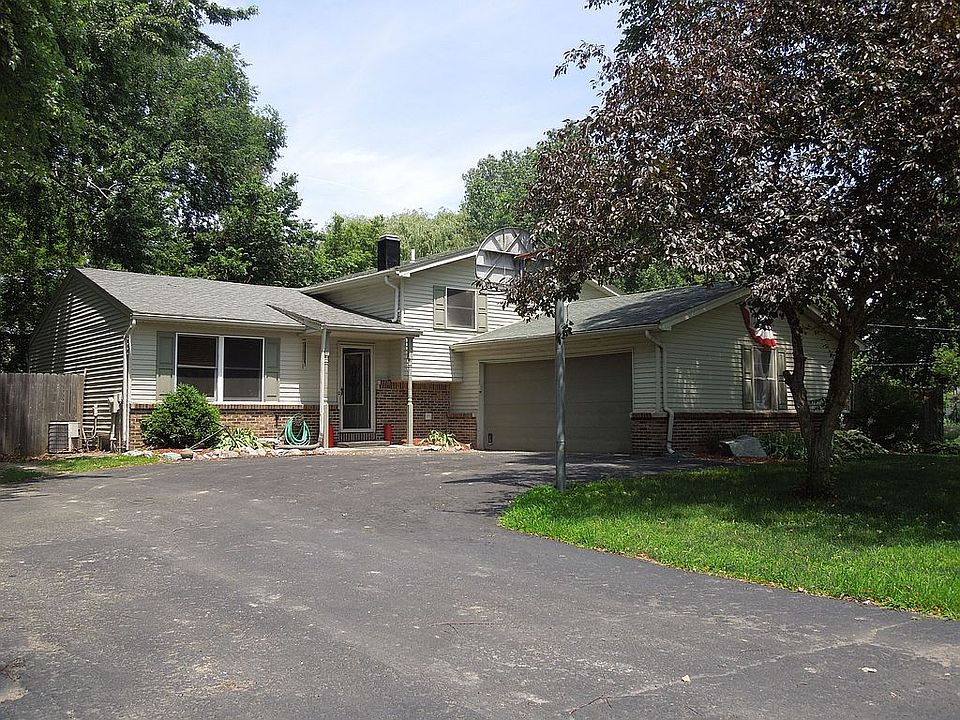 1st image of 3816 Coachman Dr