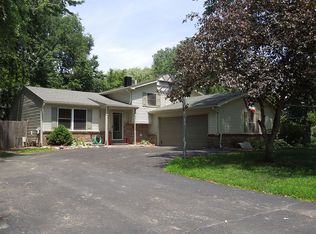 3816 Coachman Dr, Lambertville, MI 48144