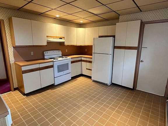 5th image of 940 Woodlawn St