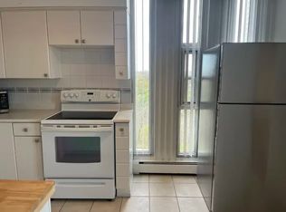 35 Towering Heights Blvd #1A, Saint Catharines, ON L2T 3G8