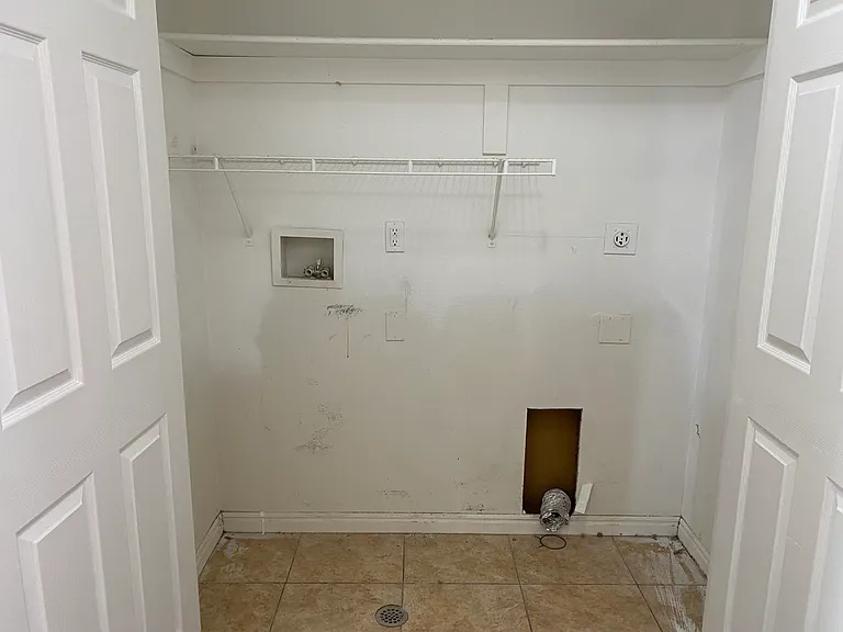 342 E 800 N #210 — Photo 22