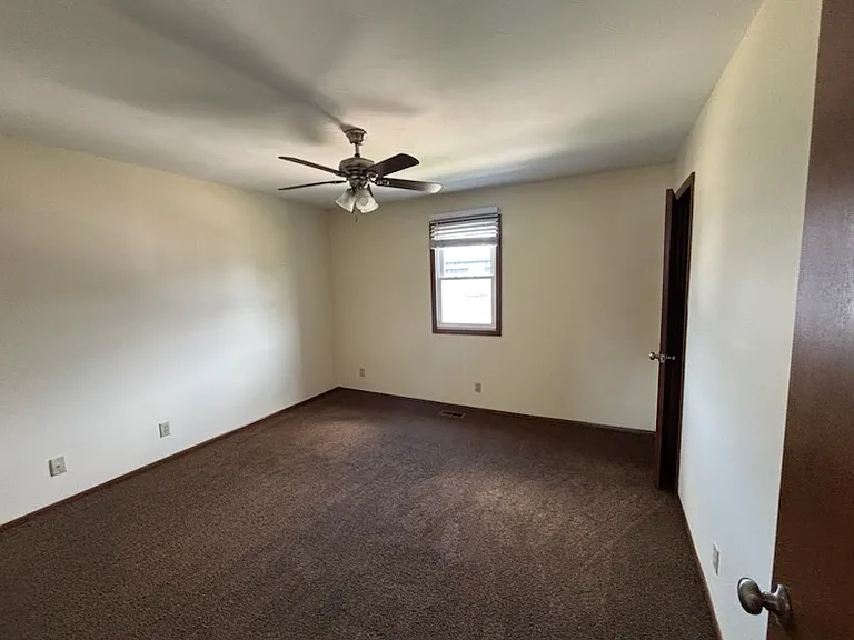 1911 Canterbury Dr #D — Photo 14