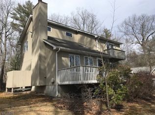 138 Seneca Trl, Dingmans Ferry, PA 18328