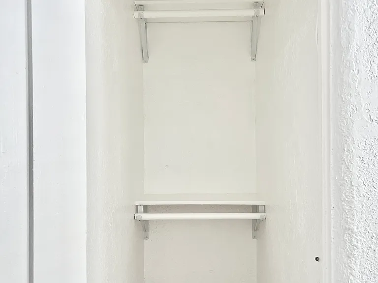 1154 N Formosa Ave — Photo 11
