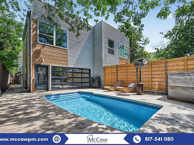 4413 Roseland Ave — Photo 1