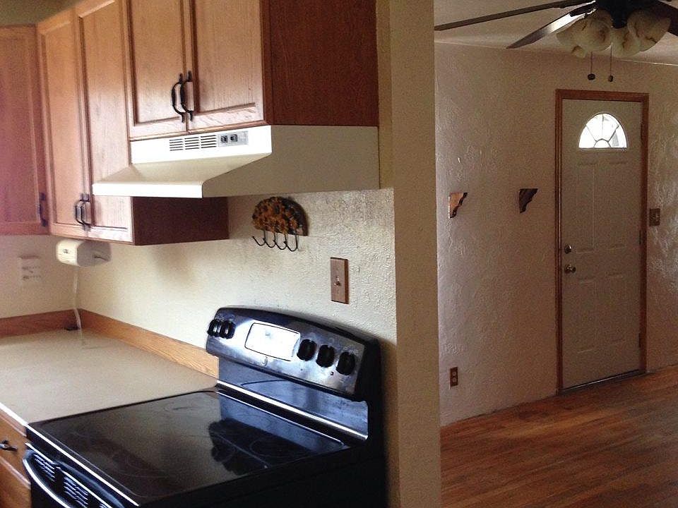 1st image of 3411 W Hood Ave