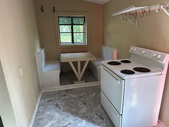 5th image of 9553 Campus Ave
