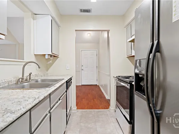 2425 Riviera Dr, Savannah, GA 31406