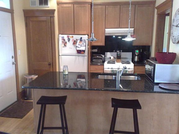 4th image of 3242 W Wrightwood Ave APT 3