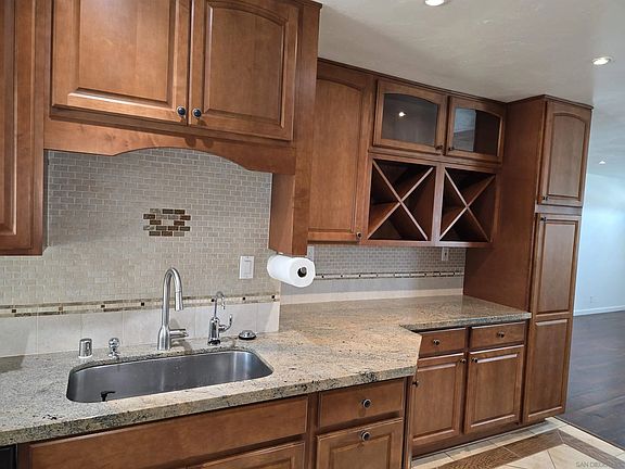 3rd image of 4820 51st St