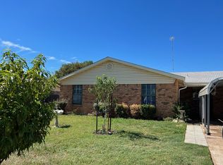 194 Hampton St, Graham, TX 76450